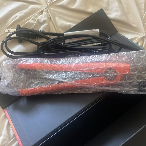 New Evolution mini sweet peach professional mini straightening iron - Picture 2 of 2
